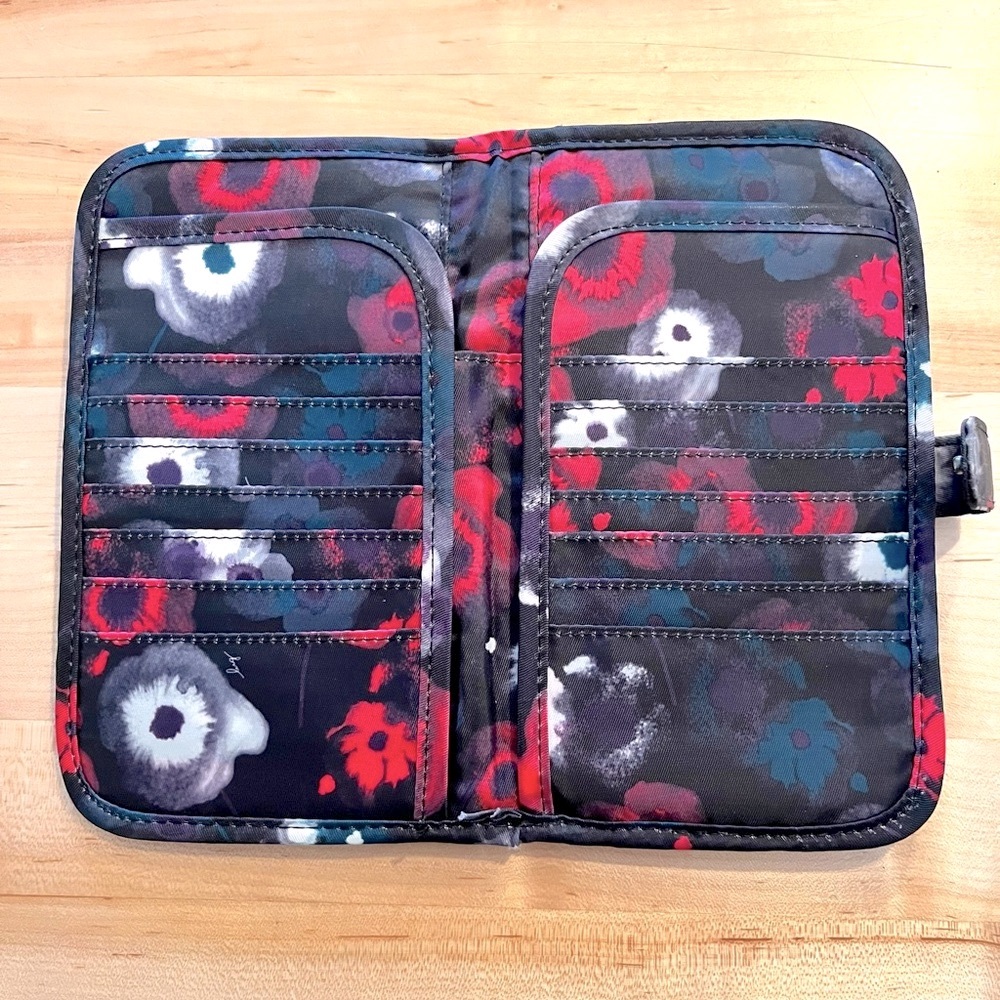 Lug Quilted Tandem Desert Flower Wallet/Pass Port Holder, RFID, NWOT - Picture 5 of 9